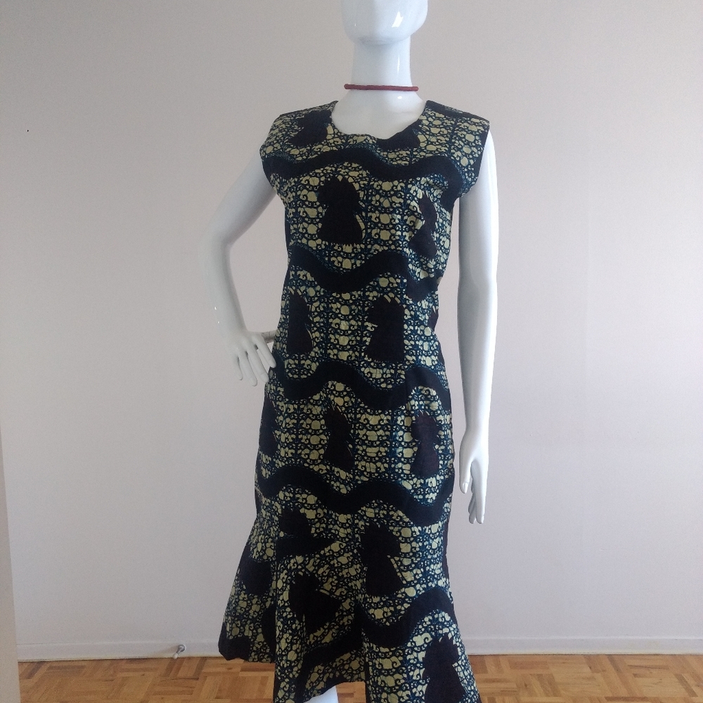 Gray and Black Sleeveless Dress